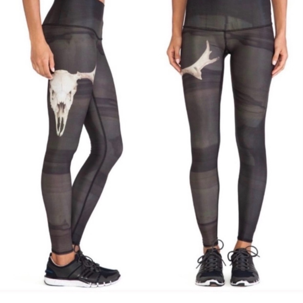 Teeki Black and Gray Skull Print Leggings